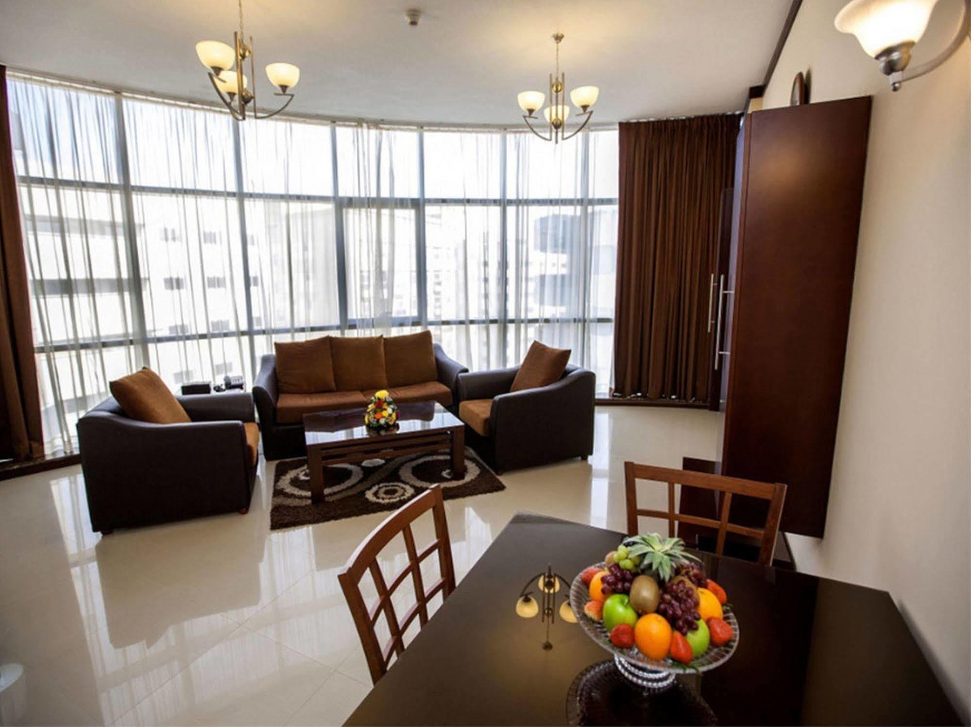 Xclusive Maples Hotel apartamento Dubái Habitación foto
